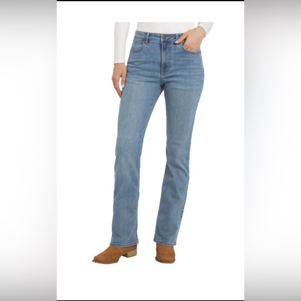 Wrangler High-Rise Bootcut Jeans Size 8 | NWT | 32” Inseam | Stretch Denim